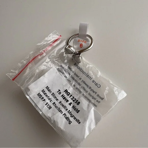 Bomb Party To Have & Hold Ring RG13258 Howlite Magnesite Rhodium Plating - Picture 8 of 8